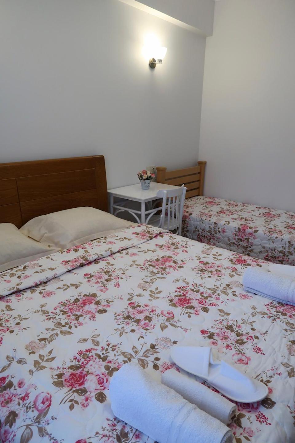 Guest House Merci Tbilisi Ngoại thất bức ảnh